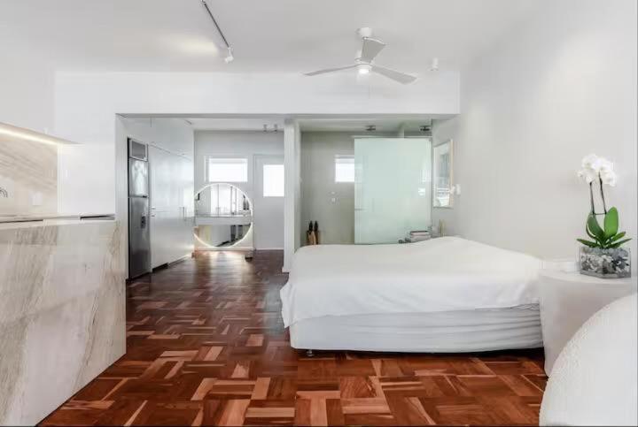 Luxurious Flat On Road Sea Point Apartment