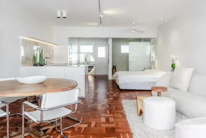 Apartment Luxurious Flat On Road Sea Point *