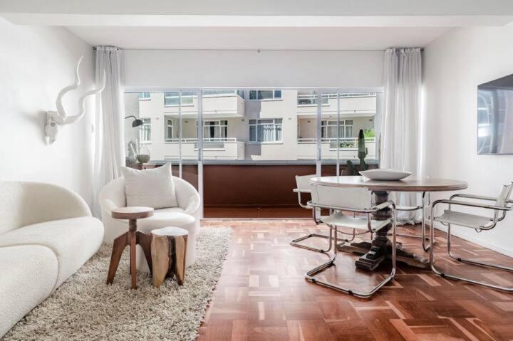 Luxurious Flat On Road Sea Point * Cape Town