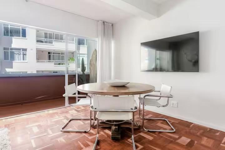 Luxurious Flat On Road Sea Point