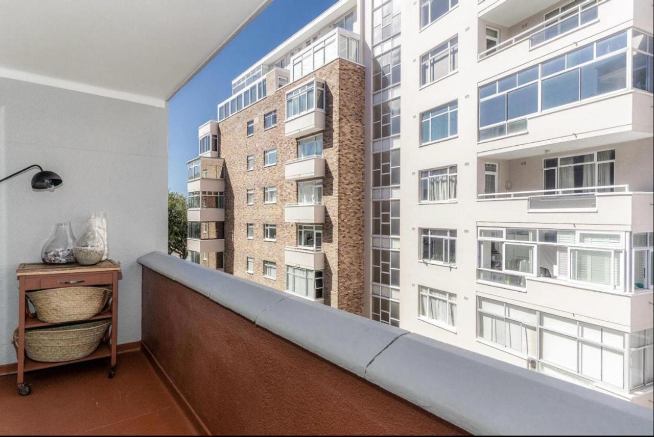 Luxurious Flat On Road Sea Point Apartment